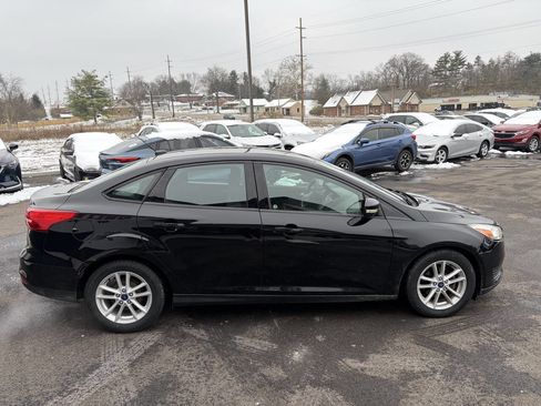 Used 2017 Ford Focus SE image 6