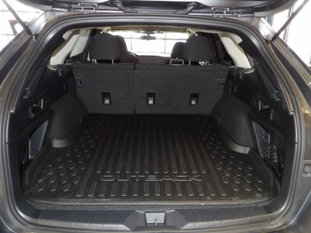 Used 2025 Subaru Outback Premium AWD/4WD image 18