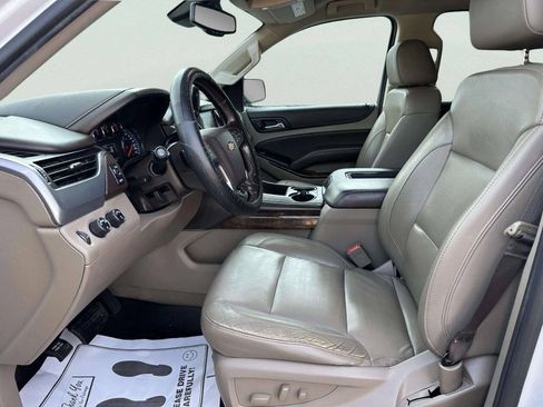 Used 2019 Chevrolet Suburban LT AWD/4WD image 40