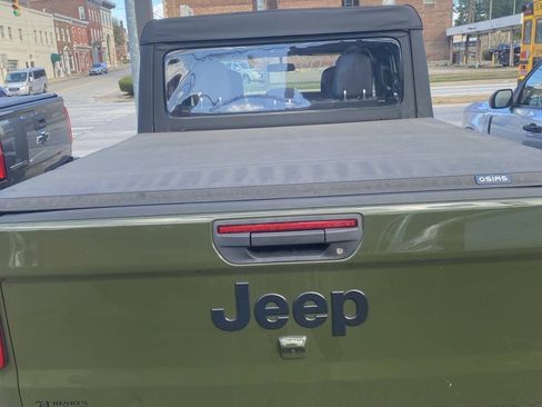 Used 2023 Jeep Gladiator Sport w/ Trailer Tow Package AWD/4WD image 14