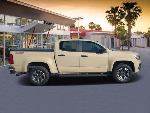 Used 2022 Chevrolet Colorado Z71 image 2