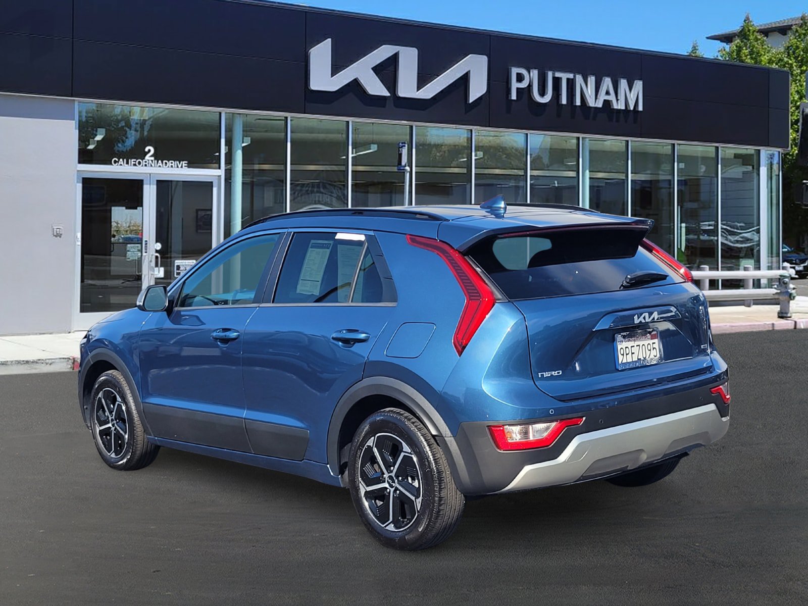 Used 2024 Kia Niro EX FWD image 6