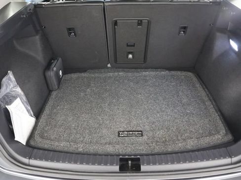 Used 2024 Volkswagen Taos SE AWD/4WD image 21