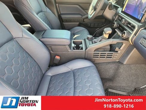 Used 2026 Toyota 4Runner Platinum AWD/4WD image 15