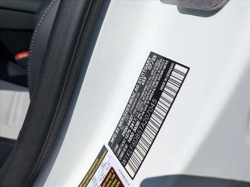 New 2026 Mercedes-Benz E 53 AMG e 4MATIC Sedan image 22