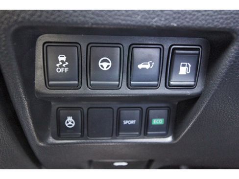 Used 2020 Nissan Rogue SV w/ Premium Package FWD image 24