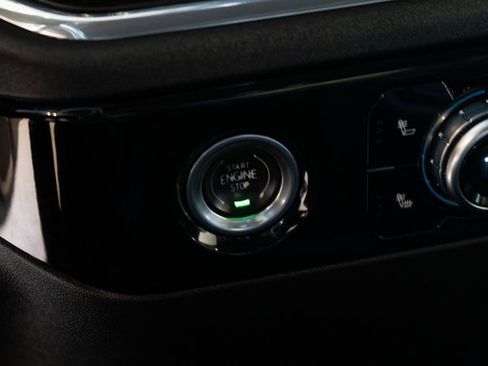 Used 2024 GMC Sierra 1500 SLT image 28