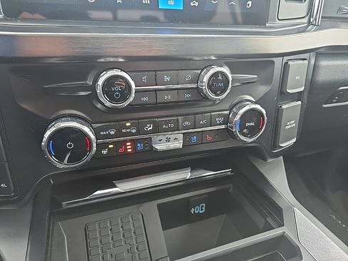 Used 2024 Ford F250 Lariat w/ Lariat Ultimate Package image 19