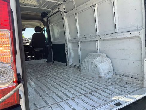 Used 2025 RAM ProMaster 3500 w/ Convenience Group FWD image 10