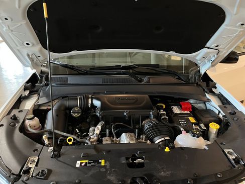 Used 2025 Jeep Compass Limited image 32