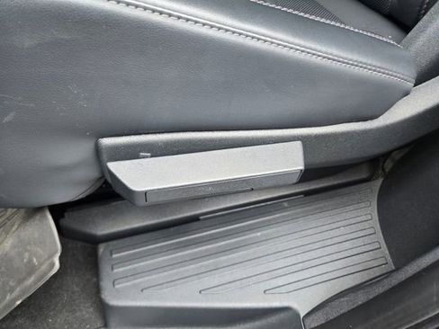 Used 2025 Lincoln Navigator Reserve AWD/4WD image 32