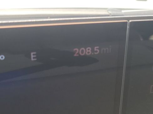 Used 2026 Lincoln Navigator Premiere AWD/4WD image 31