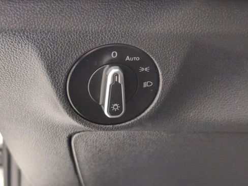 Used 2023 Volkswagen Jetta SE FWD image 10