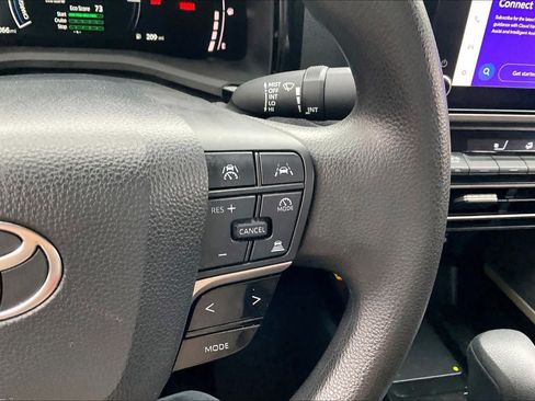 Used 2025 Toyota Camry LE FWD image 24