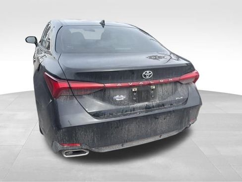 Used 2022 Toyota Avalon XLE w/ Moonroof Package image 16