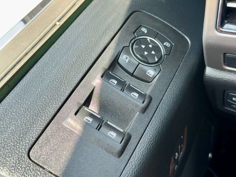 Used 2019 Ford F150 Platinum w/ Equipment Group 701A Luxury AWD/4WD image 32