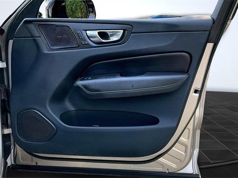 Certified 2023 Volvo XC60 B6 Ultimate image 24