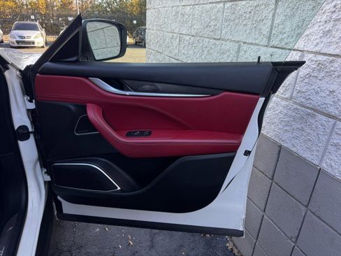 Used 2017 Maserati Levante S image 22