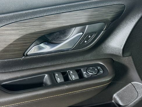 Used 2018 GMC Terrain SLT image 24