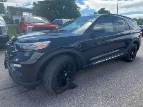 Certified 2023 Ford Explorer XLT w/ Equipment Group 202A AWD/4WD image 6