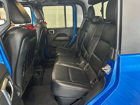 Certified 2020 Jeep Gladiator Mojave w/ Dual Top Group image 33