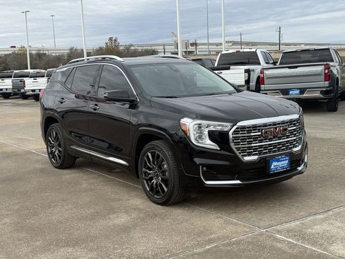 Used 2022 GMC Terrain Denali w/ Black Diamond Edition image 5