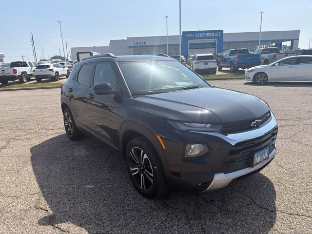 Used 2023 Chevrolet TrailBlazer LT w/ Convenience Package AWD/4WD image 2