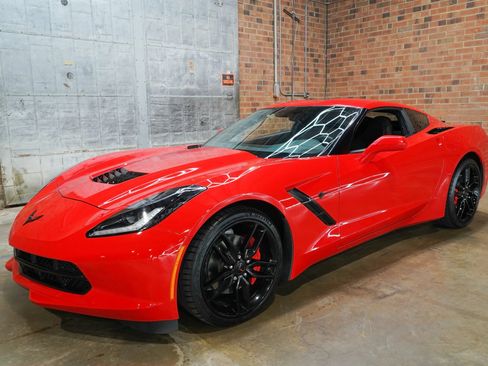 Used 2019 Chevrolet Corvette Stingray Coupe w/ Carbon Flash Badge Package RWD image 6