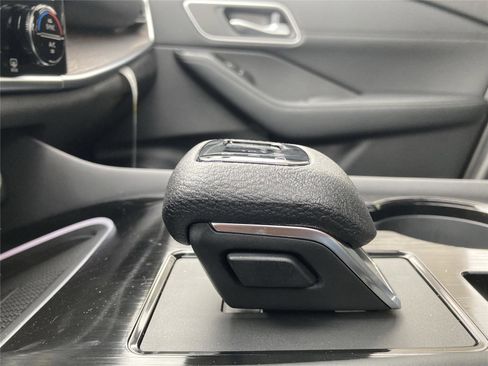 New 2026 Nissan Rogue Platinum w/ Tech Package image 15