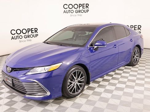 Used 2024 Toyota Camry XLE image 11