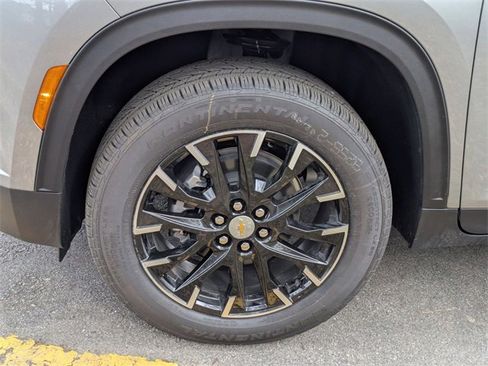 New 2026 Chevrolet Traverse LT w/ Sun and Wheel Package image 7