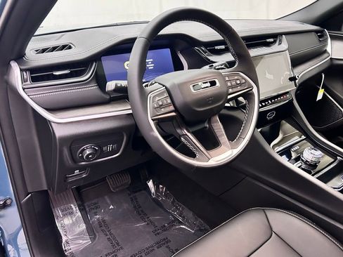 New 2026 Jeep Grand Cherokee Limited AWD/4WD image 11
