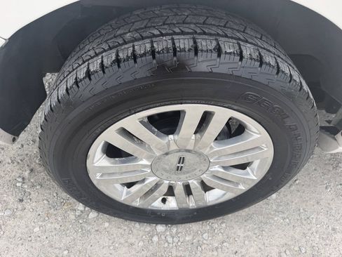 Used 2012 Lincoln Navigator 4WD image 11