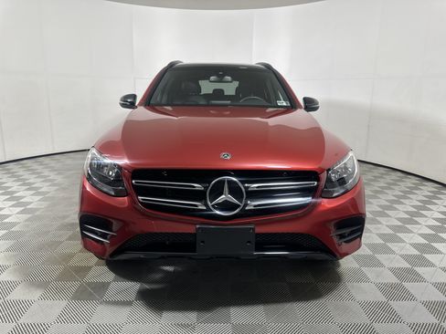 Used 2019 Mercedes-Benz GLC 300 4MATIC image 2