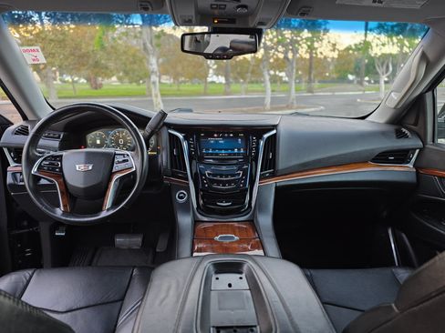 Used 2015 Cadillac Escalade ESV Luxury AWD/4WD image 20