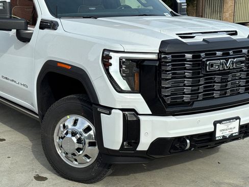 New 2026 GMC Sierra 3500 Denali Ultimate image 3