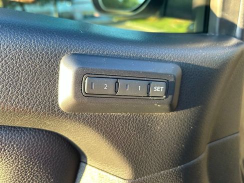 Used 2021 Nissan Titan PRO-4X w/ Pro-4x Convenience Package AWD/4WD image 19