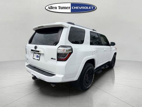 Used 2022 Toyota 4Runner SR5 Premium w/ Moonroof Package RWD image 4