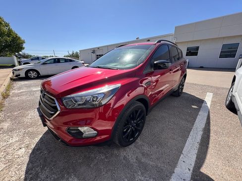 Used 2018 Ford Escape SE w/ SE Sport Appearance Package AWD/4WD image 8