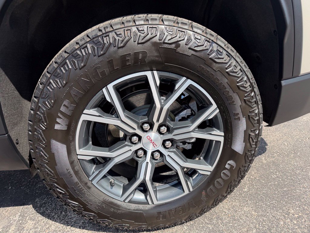 Used 2026 GMC Acadia AT4 w/ Luxury Package AWD/4WD image 20