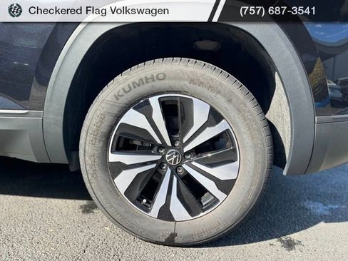 Used 2024 Volkswagen Atlas Cross Sport SE image 7