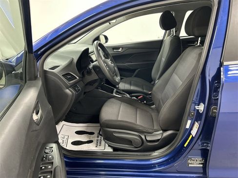 Used 2022 Hyundai Accent SEL image 11