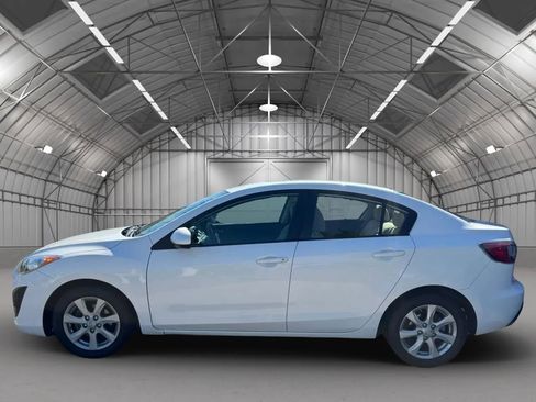 Used 2011 MAZDA MAZDA3 i Touring FWD image 3