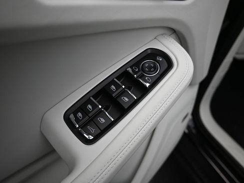 New 2026 Porsche Macan image 12