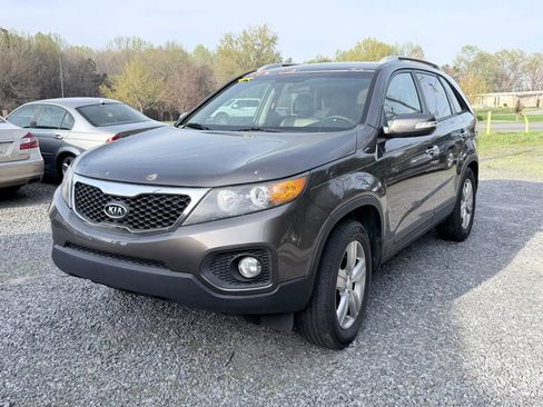 Used 2013 Kia Sorento EX image 2