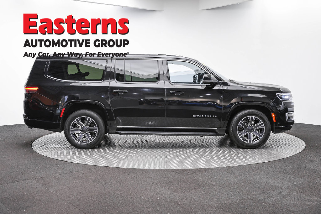 Used 2024 Jeep Wagoneer L Series II RWD image 6