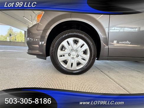 Used 2018 Dodge Grand Caravan SE w/ Power Convenience Group I FWD image 22