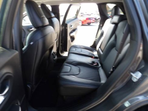 Used 2022 Jeep Cherokee Latitude Lux w/ Sun & Sound Group image 26