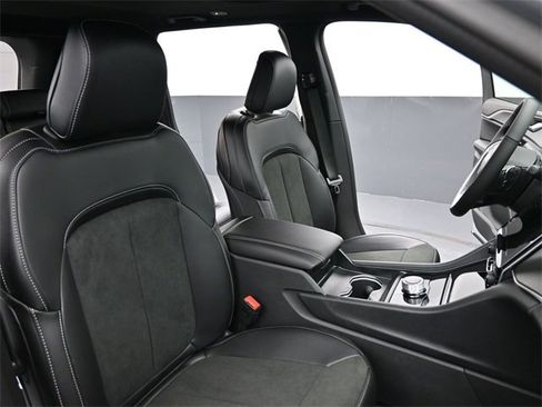 New 2025 Jeep Grand Cherokee Altitude image 24