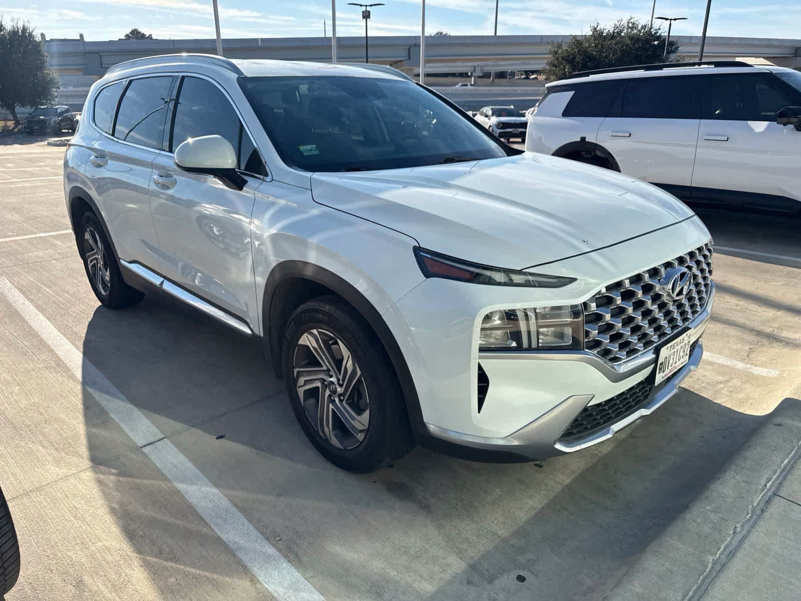 Used 2021 Hyundai Santa Fe SEL FWD image 2